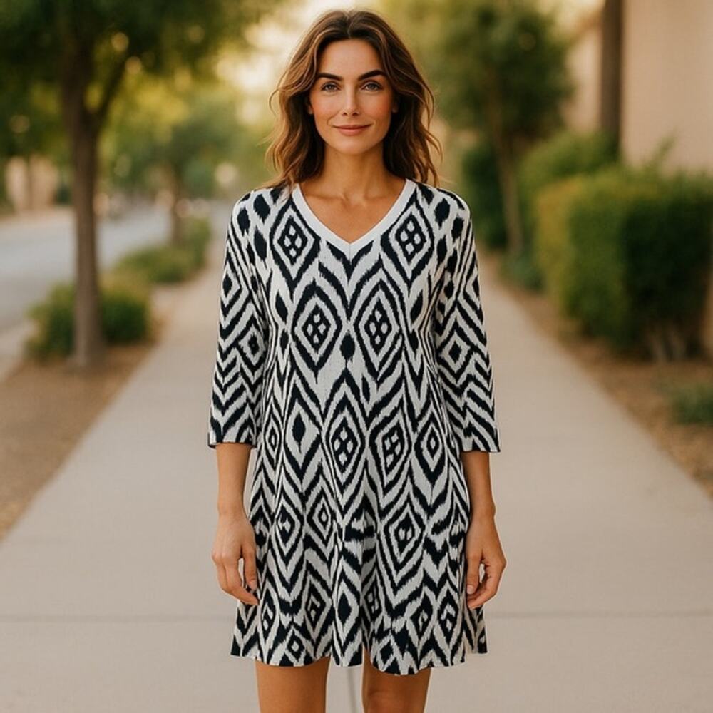 LuLaRoe Womens Dress Size Medium Emily Swing Pockets‎ Black White Ikat Print NEW